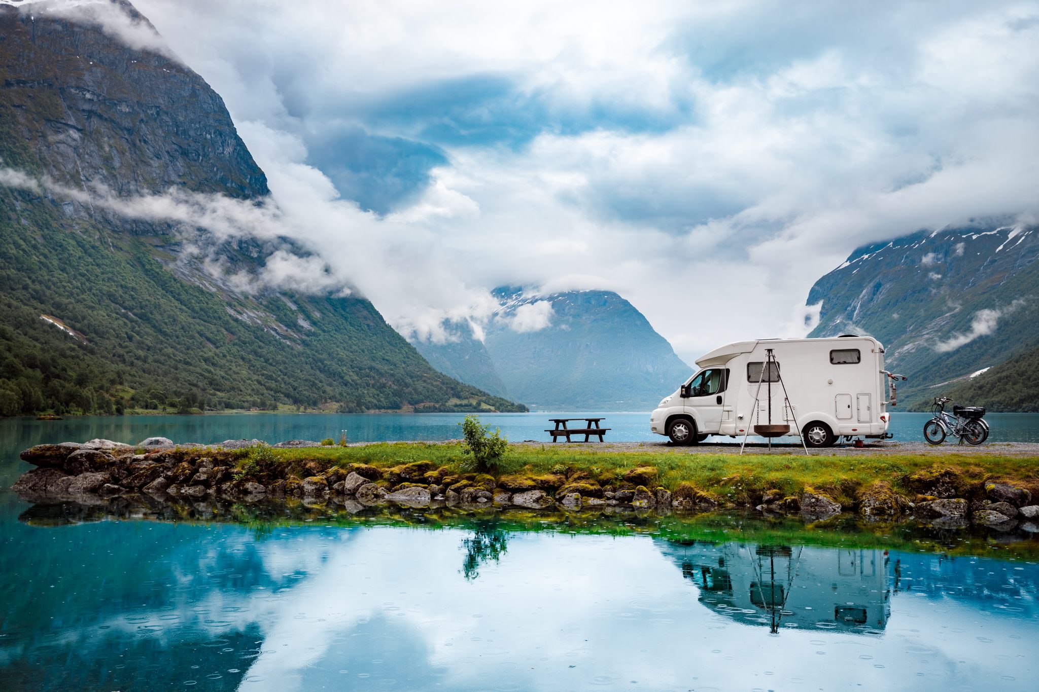 Wohnmobil in Düsseldorf mieten für Ihren Urlaub mit der Familie - Wohnmobil Miete für Ihren Familienurlaub